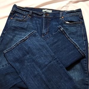 Levi Bootcut 515 slightly Distressed Jeans 16M 38"X31" Dark Wash .